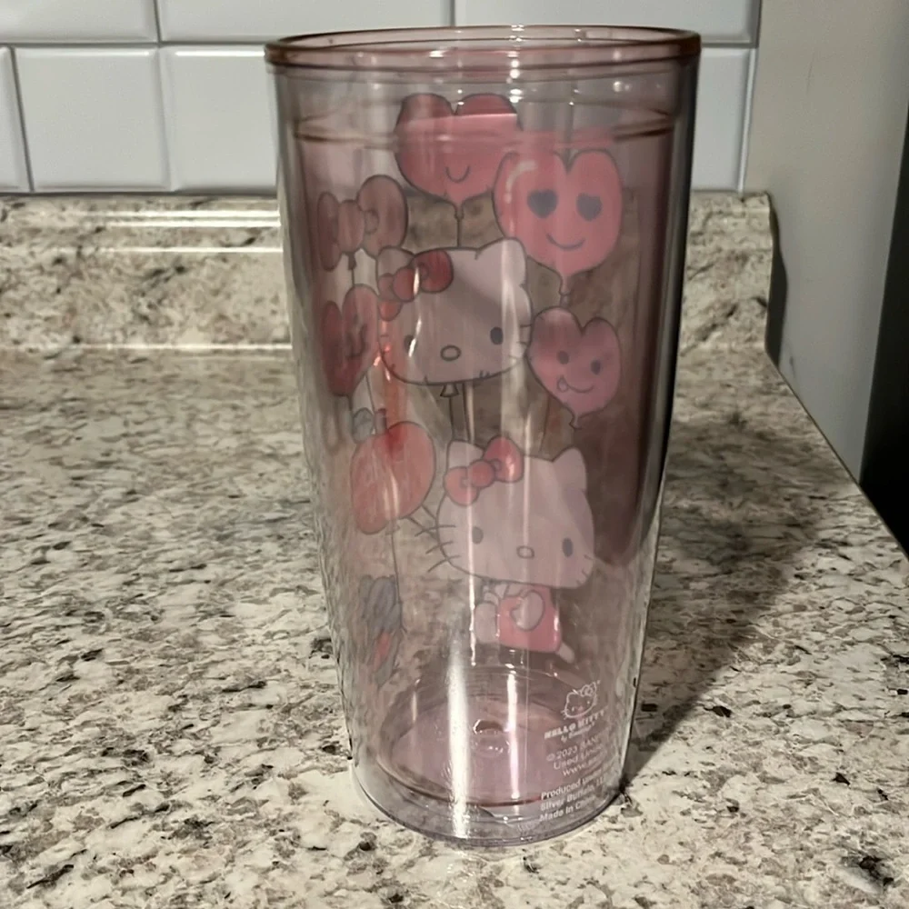 🆕 Hello Kitty Heart Balloons Tumbler with Lid